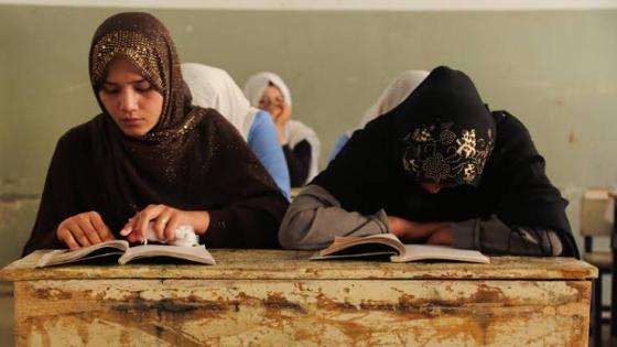 طالبان لا تمانع تعليم الفتيات.. لكن وفق شروط